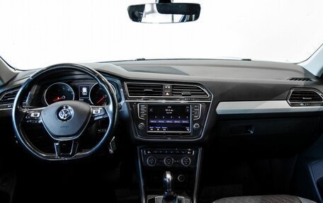 Volkswagen Tiguan II, 2017 год, 1 874 000 рублей, 12 фотография