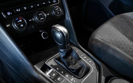 Volkswagen Tiguan II, 2017 год, 1 874 000 рублей, 18 фотография