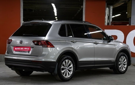 Volkswagen Tiguan II, 2020 год, 2 498 000 рублей, 5 фотография