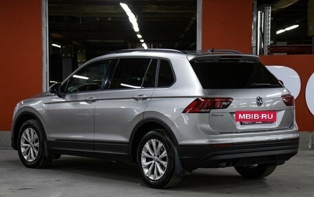 Volkswagen Tiguan II, 2020 год, 2 498 000 рублей, 7 фотография