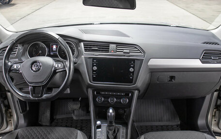 Volkswagen Tiguan II, 2020 год, 2 498 000 рублей, 14 фотография