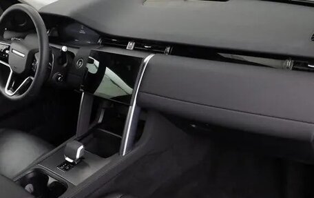 Land Rover Discovery Sport I рестайлинг, 2025 год, 6 001 000 рублей, 19 фотография