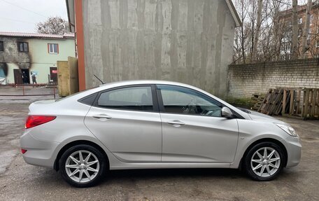 Hyundai Solaris II рестайлинг, 2013 год, 899 000 рублей, 3 фотография