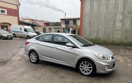 Hyundai Solaris II рестайлинг, 2013 год, 899 000 рублей, 2 фотография