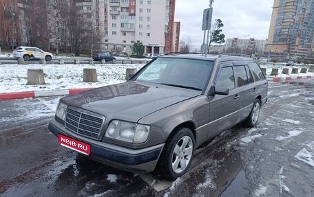 Mercedes-Benz E-Класс, 1993 год, 400 000 рублей, 1 фотография