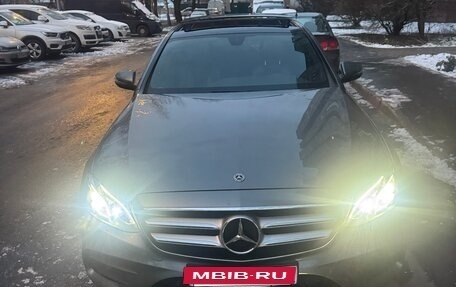 Mercedes-Benz E-Класс, 2018 год, 4 400 000 рублей, 1 фотография