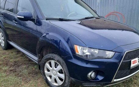 Mitsubishi Outlander III рестайлинг 3, 2010 год, 1 200 000 рублей, 3 фотография