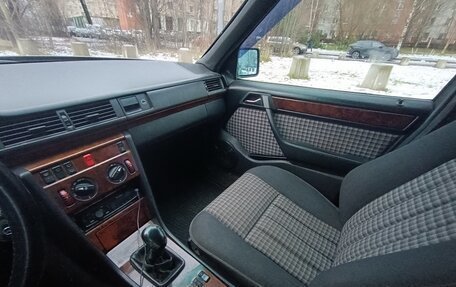 Mercedes-Benz E-Класс, 1993 год, 400 000 рублей, 19 фотография