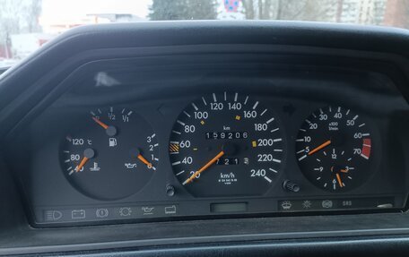 Mercedes-Benz E-Класс, 1993 год, 400 000 рублей, 26 фотография