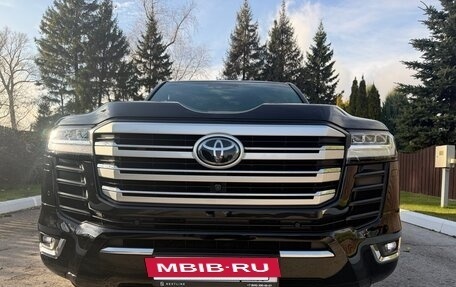 Toyota Land Cruiser, 2023 год, 12 500 000 рублей, 2 фотография