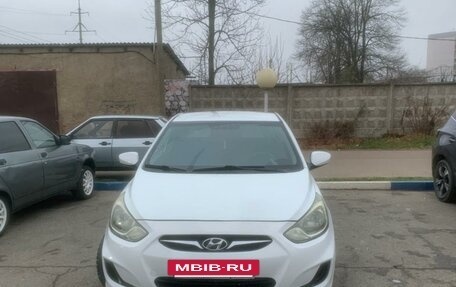 Hyundai Solaris II рестайлинг, 2013 год, 670 000 рублей, 3 фотография