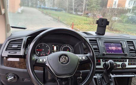 Volkswagen Multivan T6 рестайлинг, 2018 год, 4 100 000 рублей, 6 фотография