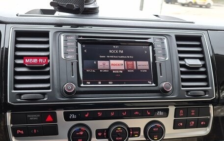 Volkswagen Multivan T6 рестайлинг, 2018 год, 4 100 000 рублей, 11 фотография