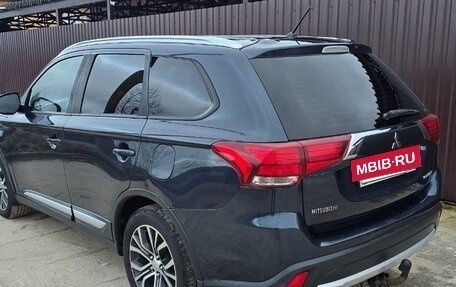 Mitsubishi Outlander III рестайлинг 3, 2016 год, 1 550 000 рублей, 2 фотография