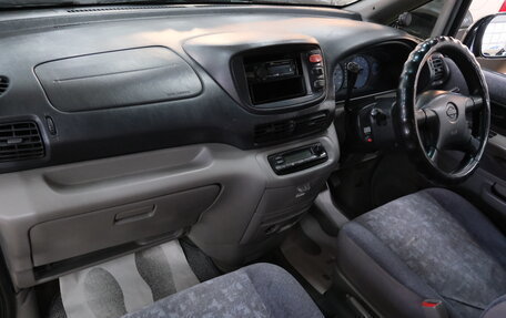 Nissan Serena II, 2000 год, 689 000 рублей, 17 фотография