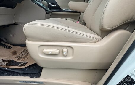 Toyota Alphard III, 2012 год, 2 000 000 рублей, 12 фотография