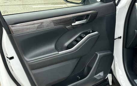 Toyota Highlander, 2025 год, 5 965 000 рублей, 21 фотография