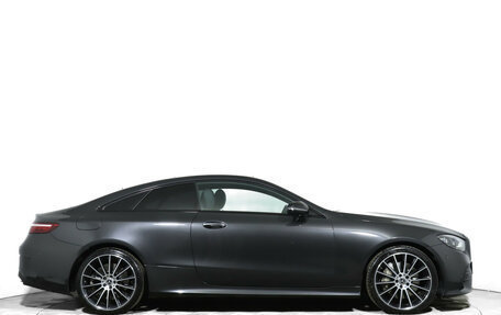 Mercedes-Benz E-Класс, 2020 год, 6 300 000 рублей, 4 фотография