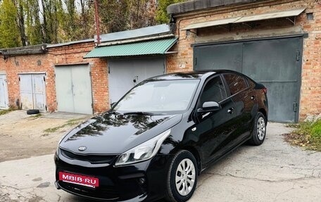 KIA Rio IV, 2018 год, 1 300 000 рублей, 4 фотография