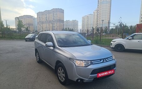Mitsubishi Outlander III рестайлинг 3, 2012 год, 1 170 000 рублей, 2 фотография