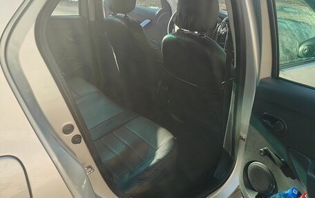 Renault Logan II, 2017 год, 450 000 рублей, 5 фотография