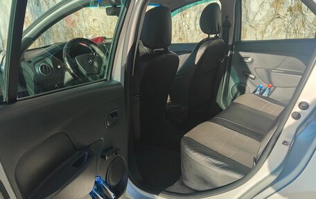 Renault Logan II, 2017 год, 450 000 рублей, 12 фотография