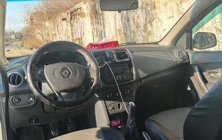 Renault Logan II, 2017 год, 450 000 рублей, 13 фотография