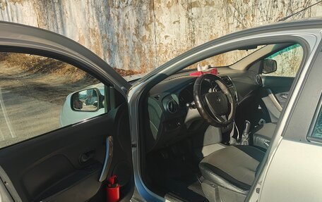 Renault Logan II, 2017 год, 450 000 рублей, 15 фотография