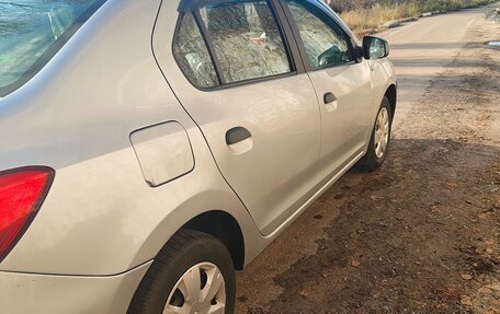 Renault Logan II, 2017 год, 450 000 рублей, 6 фотография