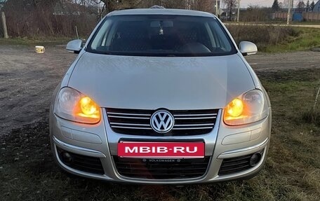 Volkswagen Jetta VI, 2008 год, 690 000 рублей, 4 фотография