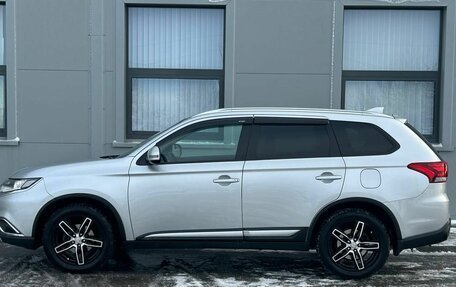 Mitsubishi Outlander III рестайлинг 3, 2018 год, 1 970 000 рублей, 7 фотография