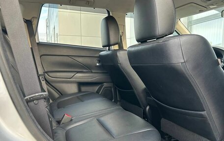 Mitsubishi Outlander III рестайлинг 3, 2018 год, 1 970 000 рублей, 12 фотография