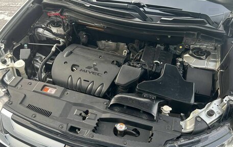 Mitsubishi Outlander III рестайлинг 3, 2018 год, 1 970 000 рублей, 18 фотография