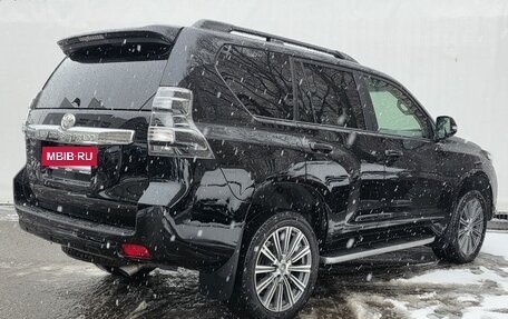 Toyota Land Cruiser Prado 150 рестайлинг 2, 2017 год, 4 800 000 рублей, 5 фотография