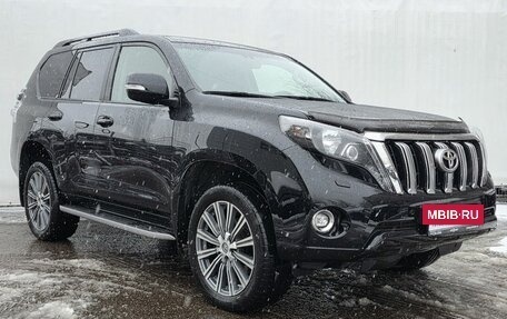 Toyota Land Cruiser Prado 150 рестайлинг 2, 2017 год, 4 800 000 рублей, 3 фотография