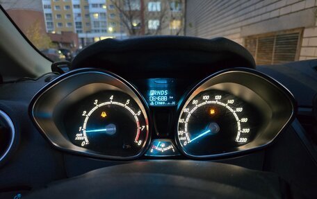 Ford Fiesta, 2015 год, 870 000 рублей, 12 фотография