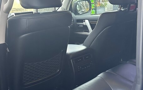 Toyota Land Cruiser 200, 2016 год, 5 000 000 рублей, 7 фотография