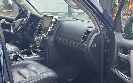 Toyota Land Cruiser 200, 2016 год, 5 000 000 рублей, 16 фотография