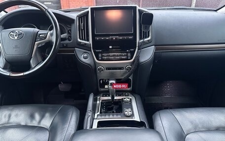 Toyota Land Cruiser 200, 2016 год, 5 000 000 рублей, 13 фотография