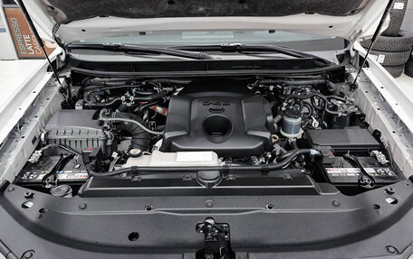 Toyota Land Cruiser Prado 150 рестайлинг 2, 2018 год, 4 995 000 рублей, 11 фотография