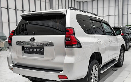 Toyota Land Cruiser Prado 150 рестайлинг 2, 2018 год, 4 995 000 рублей, 6 фотография