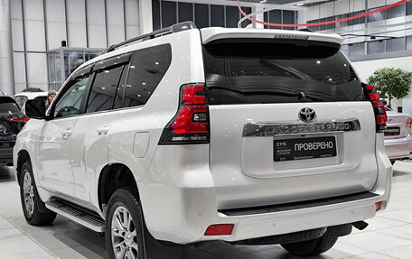 Toyota Land Cruiser Prado 150 рестайлинг 2, 2018 год, 4 995 000 рублей, 8 фотография