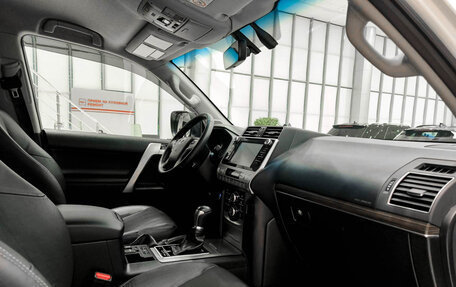 Toyota Land Cruiser Prado 150 рестайлинг 2, 2018 год, 4 995 000 рублей, 13 фотография