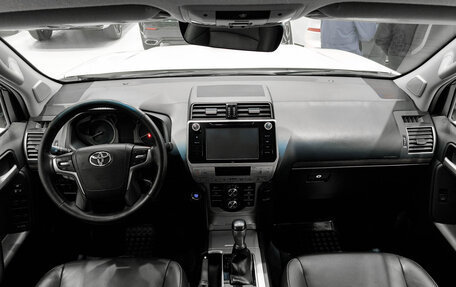 Toyota Land Cruiser Prado 150 рестайлинг 2, 2018 год, 4 995 000 рублей, 17 фотография