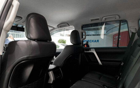 Toyota Land Cruiser Prado 150 рестайлинг 2, 2018 год, 4 995 000 рублей, 15 фотография