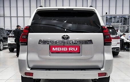 Toyota Land Cruiser Prado 150 рестайлинг 2, 2018 год, 4 995 000 рублей, 7 фотография