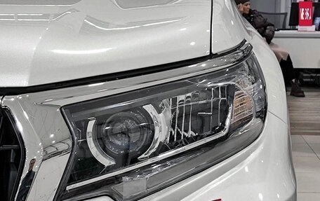 Toyota Land Cruiser Prado 150 рестайлинг 2, 2018 год, 4 995 000 рублей, 21 фотография