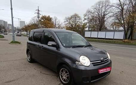 Toyota Sienta I, 2010 год, 699 000 рублей, 1 фотография