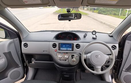 Toyota Sienta I, 2010 год, 699 000 рублей, 6 фотография