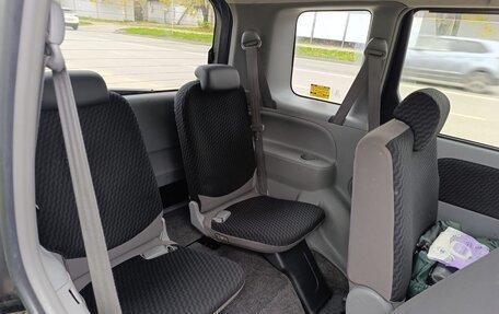 Toyota Sienta I, 2010 год, 699 000 рублей, 11 фотография